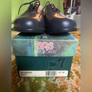 SAS whisper black shoe leather